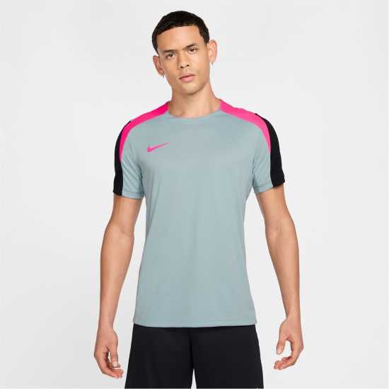 Мъжки тениски и фланелки Nike Strike Short-Sleeve Football Top Adults Сиво/Розово Nike Strike Short-Sleeve Football Top Adults Сиво/Розово Мъжки тениски и фланелки