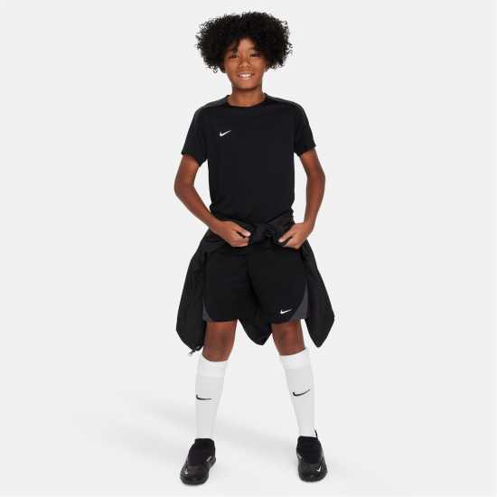 Детски тениски и фланелки Nike Strike Short-Sleeve Football Top Juniors Черно/Бяло Nike Strike Short-Sleeve Football Top Juniors Черно/Бяло Детски тениски и фланелки