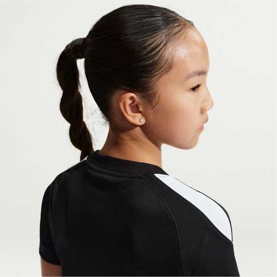 Детски тениски и фланелки Nike Strike Short-Sleeve Football Top Juniors Черно/Бяло Nike Strike Short-Sleeve Football Top Juniors Черно/Бяло Детски тениски и фланелки