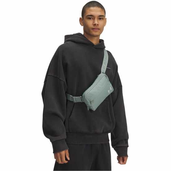 Дамски чанти Under Armour Loudon Waist Bag Xbody Under Armour Loudon Waist Bag Xbody Дамски чанти