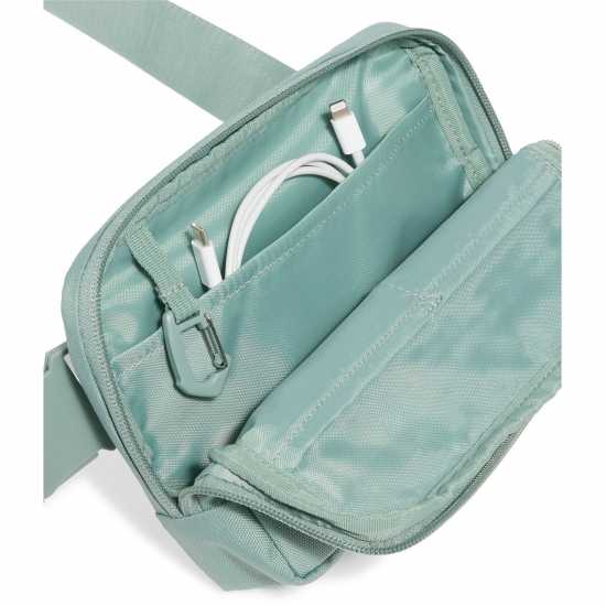 Дамски чанти Under Armour Loudon Waist Bag Xbody Under Armour Loudon Waist Bag Xbody Дамски чанти