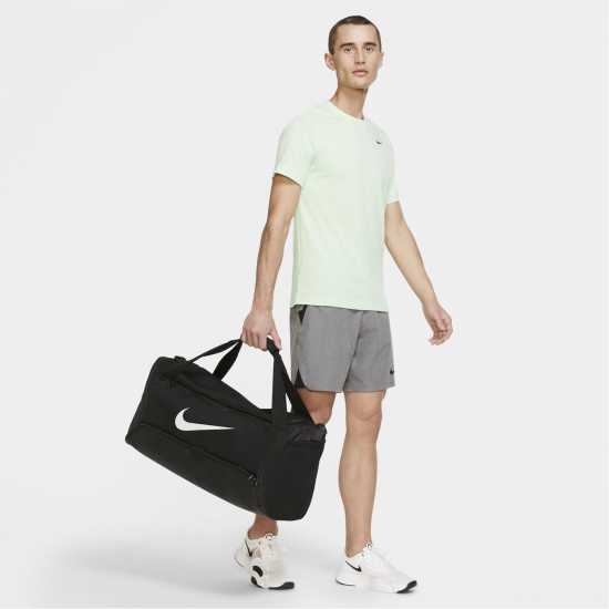 Nike Brasilia Medium Holdall Черно Сакове