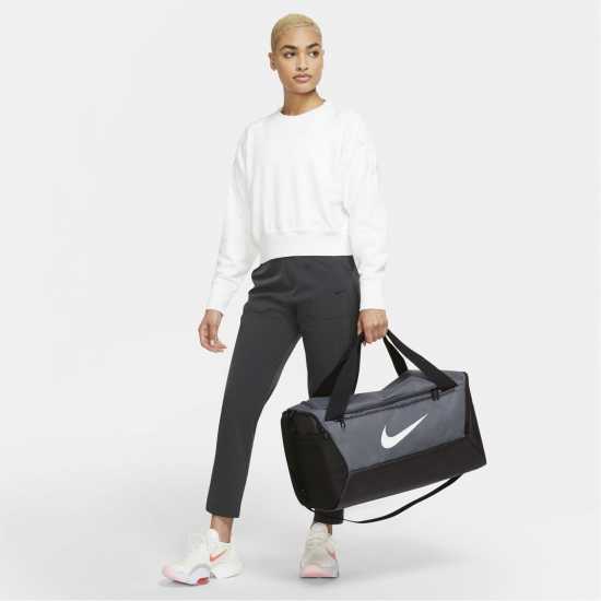 Сакове Nike Brasilia S Training Duffel Bag (Small 41L) Сиво Nike Brasilia S Training Duffel Bag (Small 41L) Сиво Сакове