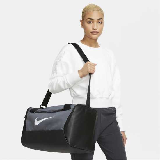 Сакове Nike Brasilia S Training Duffel Bag (Small 41L) Сиво Nike Brasilia S Training Duffel Bag (Small 41L) Сиво Сакове