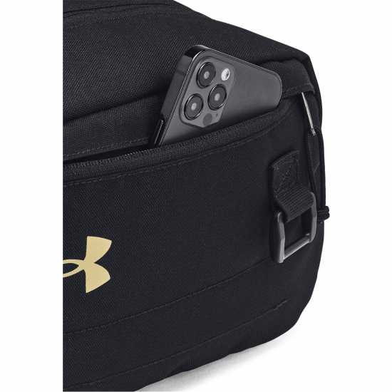 Under Armour Contain Travel Kit  