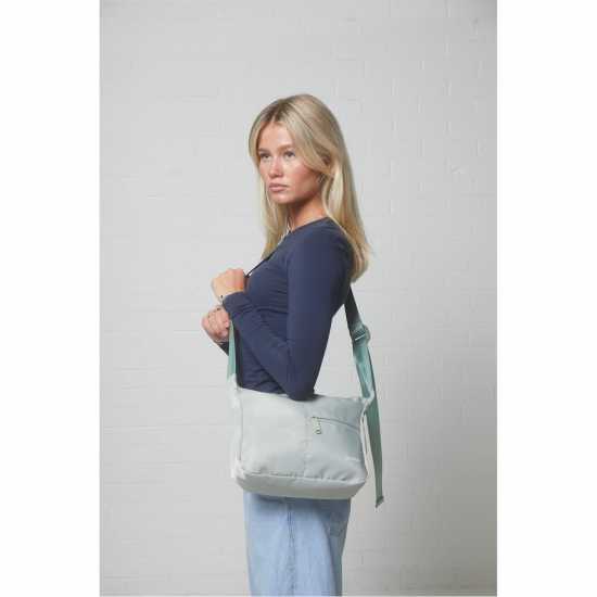 Spiral Spiral Cali Satchel Ld99 Mint Spiral Spiral Cali Satchel Ld99 Mint