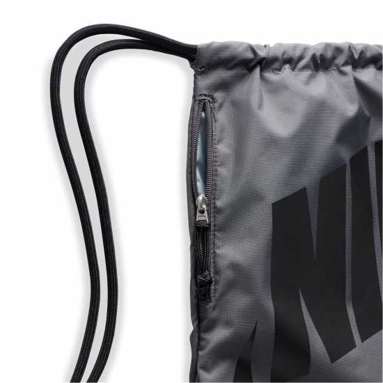 Дамски чанти Nike Heritage Gmsk 09 Nike Heritage Gmsk 09 Дамски чанти