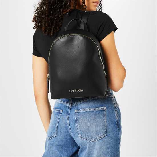 Calvin Klein Rounded Backpack  Почистване и импрегниране