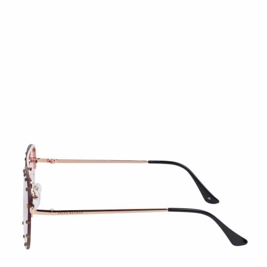 R The Sixth Man 99 R The Sixth Man 99