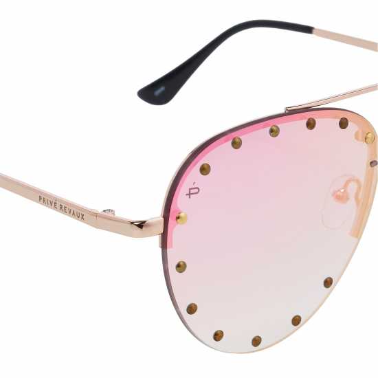 R The Sixth Man 99 R The Sixth Man 99