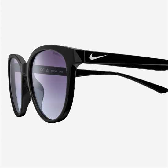 Nike Vital Trend  