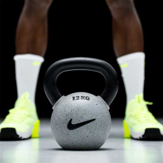 Nike Strength Rubber Coated Kettlebell Найк Гринд/Сив дим 