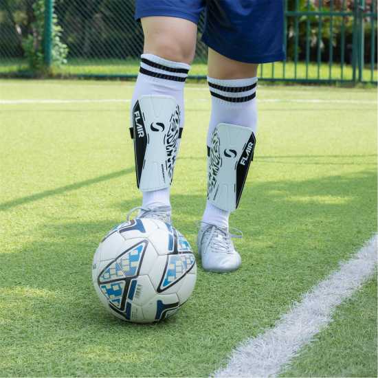 Sondico Протектори За Пищял Flair Slip Shin Guards Бяло/Черно Футболни аксесоари