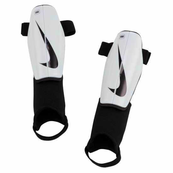 Футболни аксесоари Nike Детски Предпазни Кори Charge Shin Guard Juniors Бяло/Черно Nike Детски Предпазни Кори Charge Shin Guard Juniors Бяло/Черно Футболни аксесоари