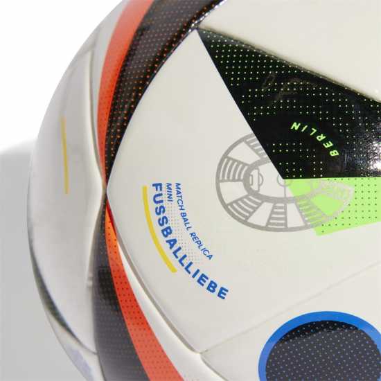 Футболни топки Adidas Euro 2024™ Mini Football Евро 2024 Бяло/Черно Adidas Euro 2024™ Mini Football Евро 2024 Бяло/Черно Футболни топки
