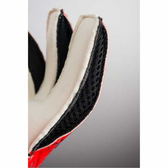 Reusch Attrakt Grip 99  Вратарски ръкавици и облекло