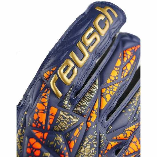 Reusch Attrakt Grip 99  Вратарски ръкавици и облекло