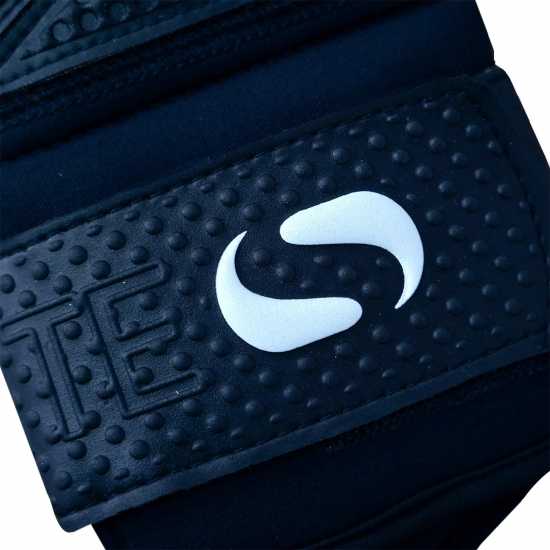 Вратарски ръкавици и облекло Sondico Aerolite Gloves Juniors Sondico Aerolite Gloves Juniors Вратарски ръкавици и облекло