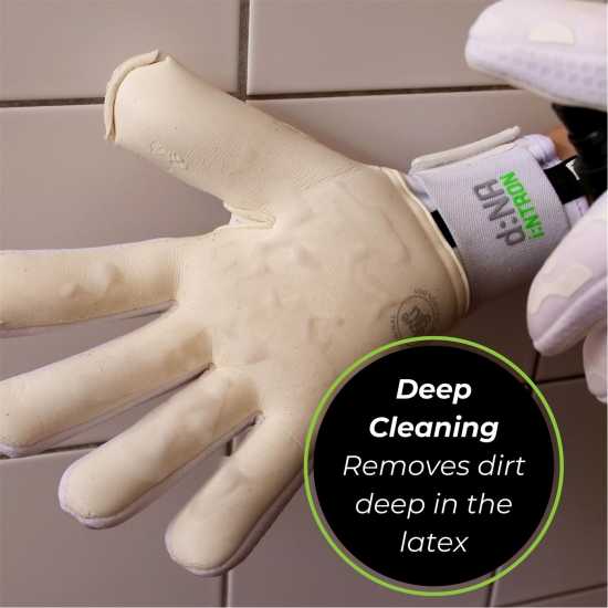 Wash N Glu Goalkeeper Glove Kit  