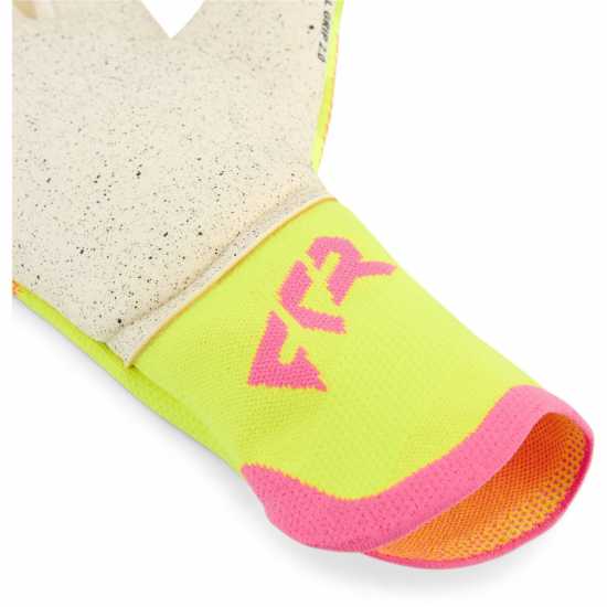 Puma Вратарски Ръкавици Future Ultimate Goalkeeper Gloves Adults Жълто/Бяло Вратарски ръкавици и облекло