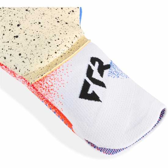 Вратарски ръкавици и облекло Puma Вратарски Ръкавици Future Ultimate Goalkeeper Gloves Adults White/Red Puma Вратарски Ръкавици Future Ultimate Goalkeeper Gloves Adults White/Red Вратарски ръкавици и облекло