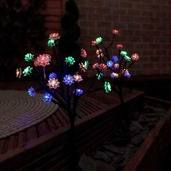 Streetwize Set Of 2 Solar Flower Tree Light