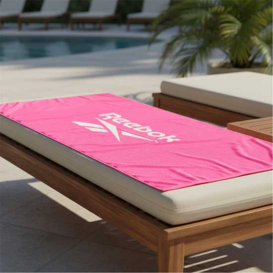 Reebok Beach Towel Postiano Atomic Pink Хавлии