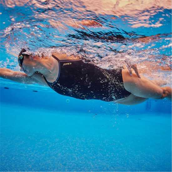 Дамски тениски и фланелки Zone3 Iconic Bound Back Swim Suit Zone3 Iconic Bound Back Swim Suit Дамски тениски и фланелки