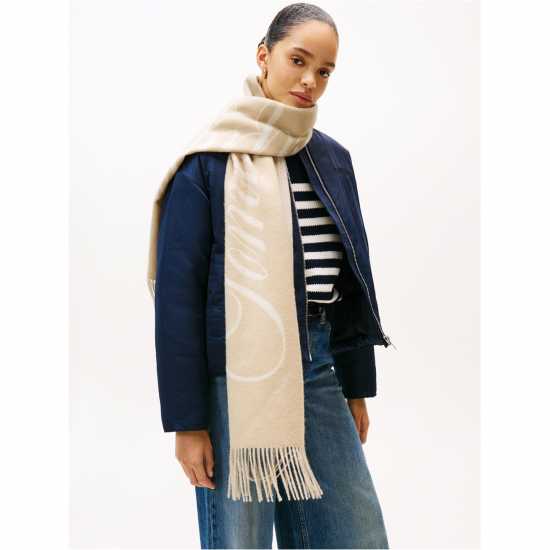 Шал С Лого Tommy Hilfiger Tommy Logo Scarf Ld54 Sandalwood Шал С Лого Tommy Hilfiger Tommy Logo Scarf Ld54 Sandalwood