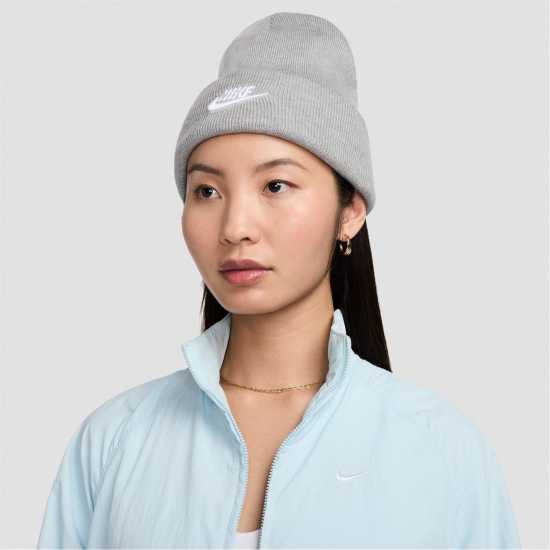 Шапки с козирка Nike Nsw Peak Beanie Sn54 Nike Nsw Peak Beanie Sn54 Шапки с козирка