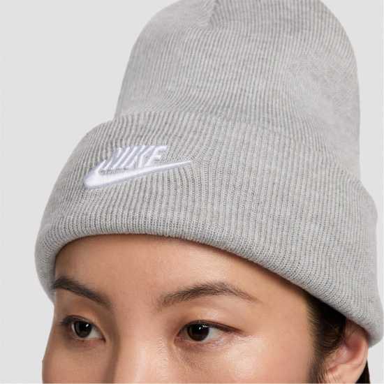 Шапки с козирка Nike Nsw Peak Beanie Sn54 Nike Nsw Peak Beanie Sn54 Шапки с козирка