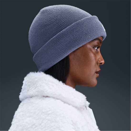 Nike Nike NSW Peak Beanie Sn71 Световен индиго Nike Nike NSW Peak Beanie Sn71 Световен индиго