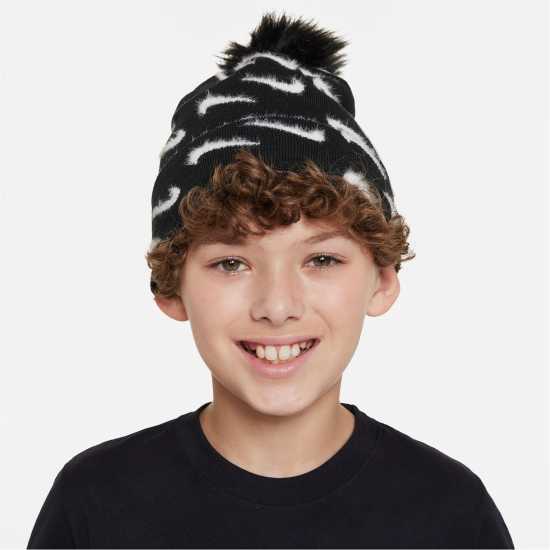 Шапки с козирка Nike Peak Pom Beanie Juniors Nike Peak Pom Beanie Juniors Шапки с козирка