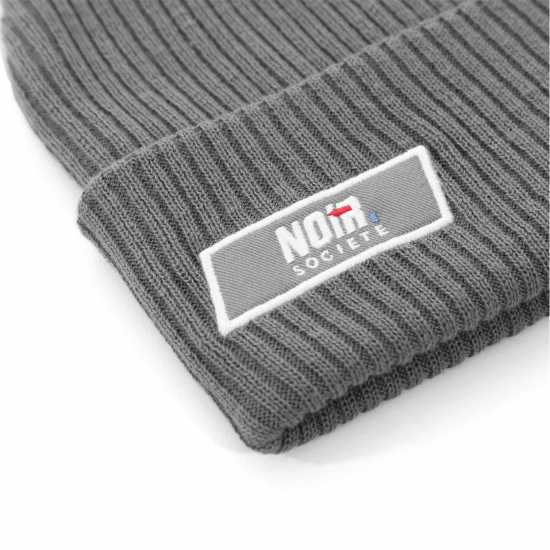 Societe Noir Noir Woven Patch Beanie СИВО/БЯЛО Шапки с козирка