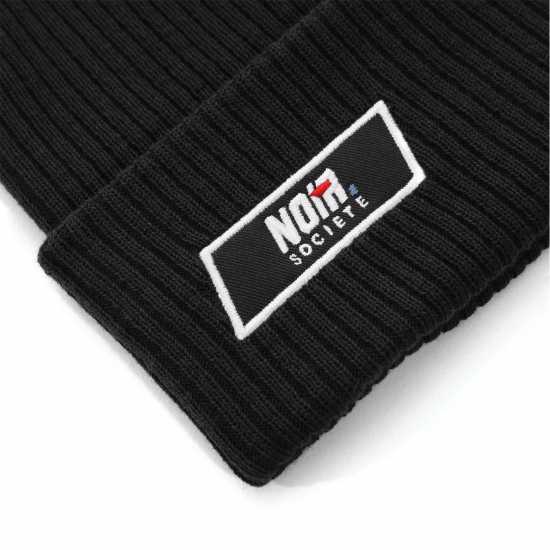 Societe Noir Noir Woven Patch Beanie ЧЕРНО/БЯЛО Шапки с козирка