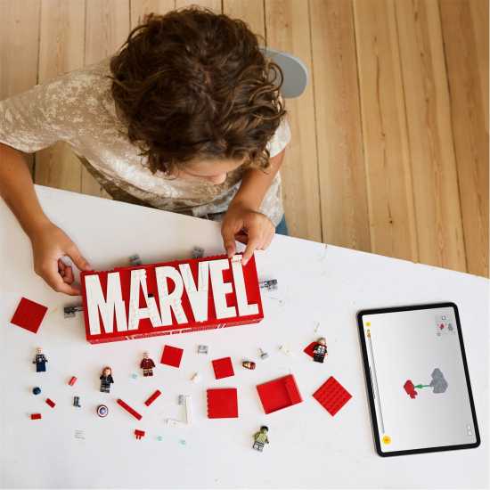 Lego Lego Marvel: Marvel Logo & Minifigures Set 76313  Мъжки стоки с герои