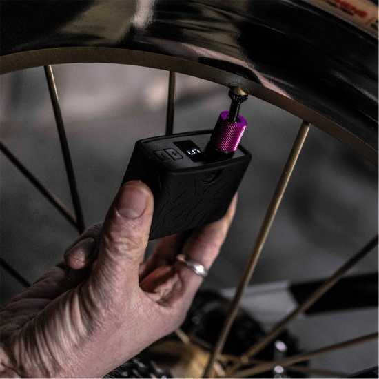 Велосипедни помпи Muc-Off Airmach Mini Inflator Pro Muc-Off Airmach Mini Inflator Pro Велосипедни помпи